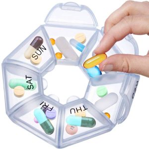 Ez a 7 napos kiosztású, praktikus gyógyszeradagoló gondoskodik arról, hogy mindig bevedd a gyógyszereid és vitaminjaid