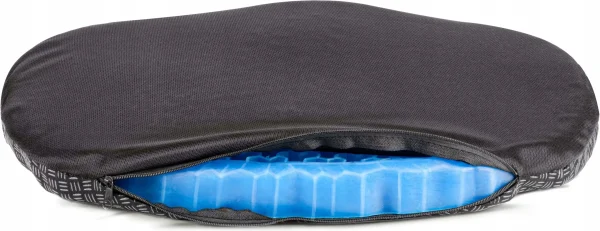 A méhsejtes ülőpárna huzatával együtt