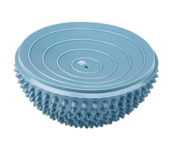 Kék színű egyensúlyozó félgömb fejjel lefele