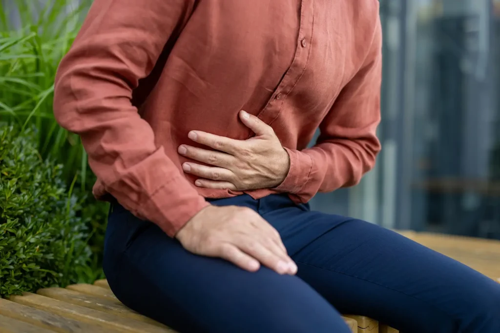 A Mounjaro mellékhatásai, kockázatai között szerepel a hasfájás és egyéb gyomorpanaszok