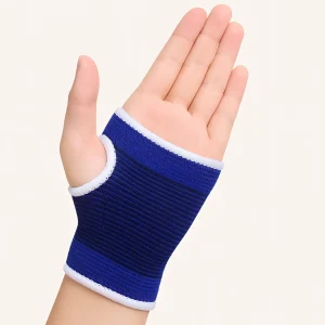 A hüvelykujjas csuklószorító bal kézen bemutatva